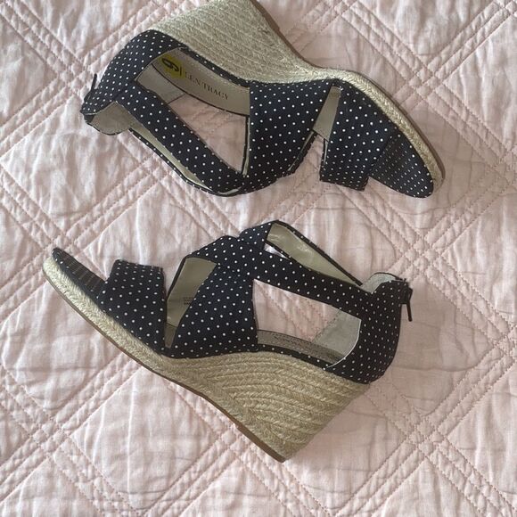 EUC Ellen Tracy Sandals (size 9) - Picture 2 of 7